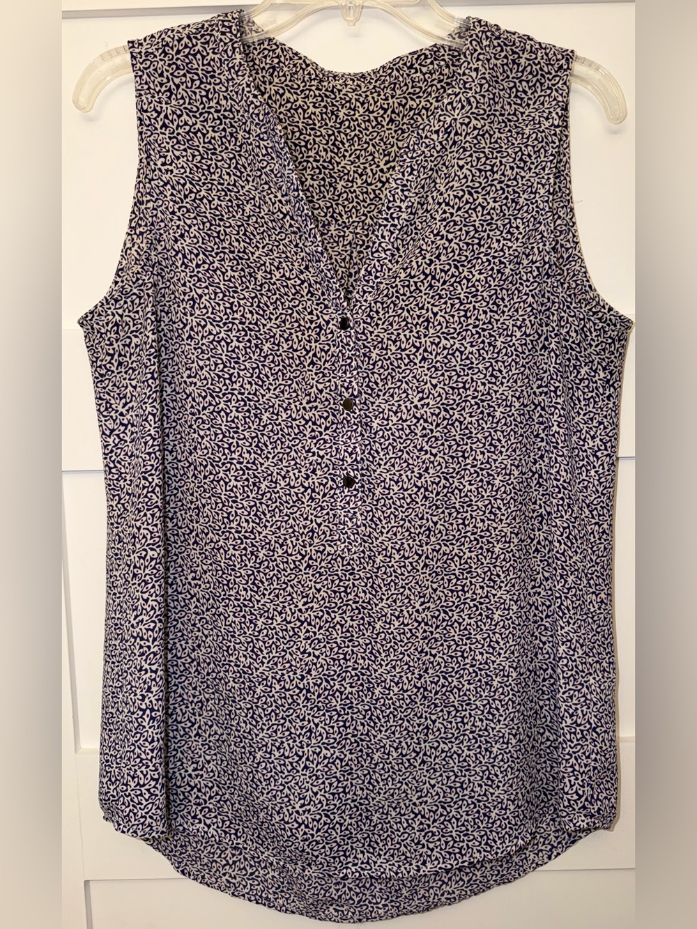 Sleeveless V-Neck Button Front Printed Tank - Navy, White& Red. Size-M